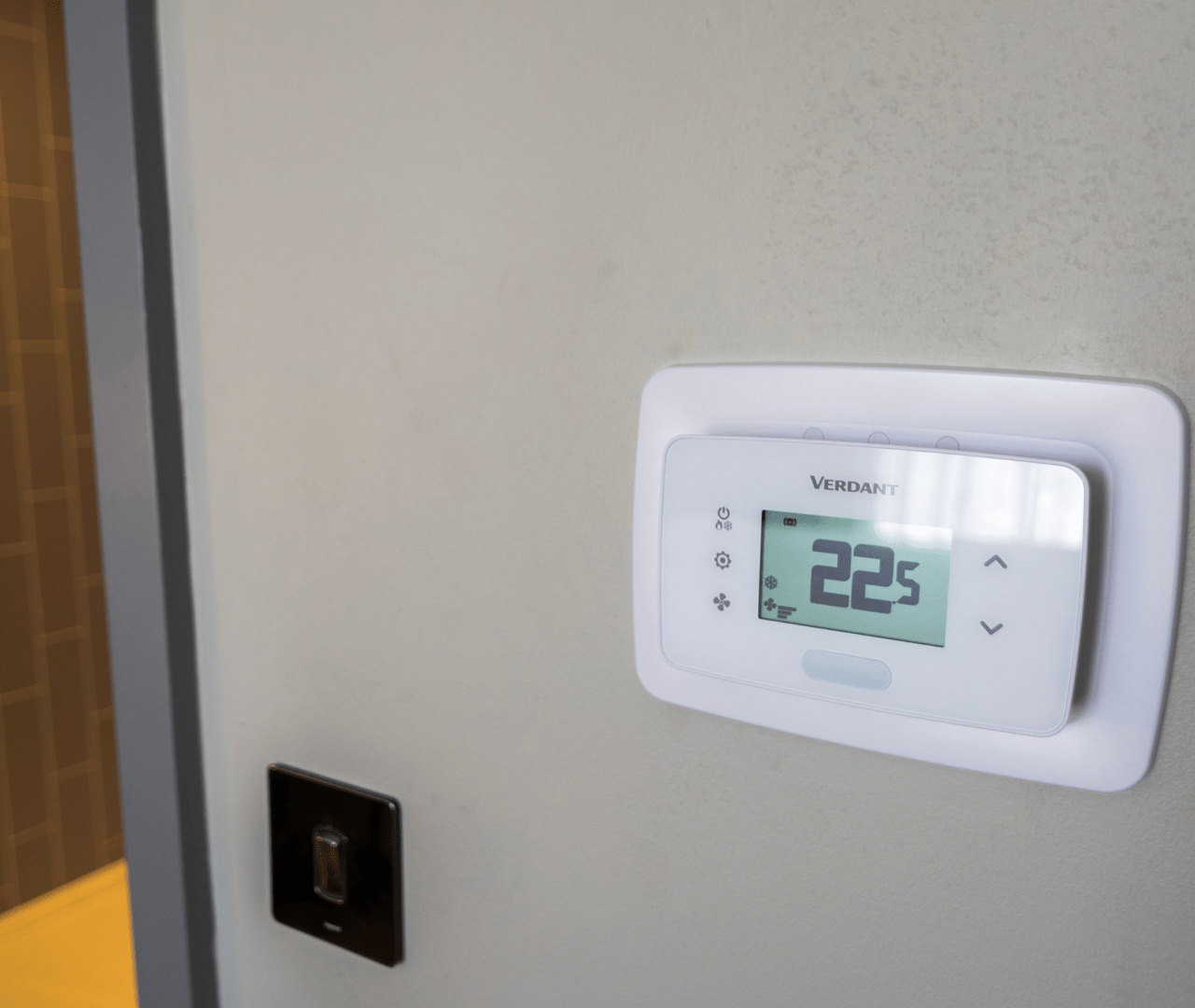 AT&C Professional Systems Thermostat 1920X1080 PX